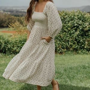 Neuflora Vermont dress sz small beautiful cream with brown flowers worn once